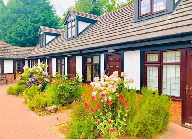 The Stanwick Hotel Exterior foto