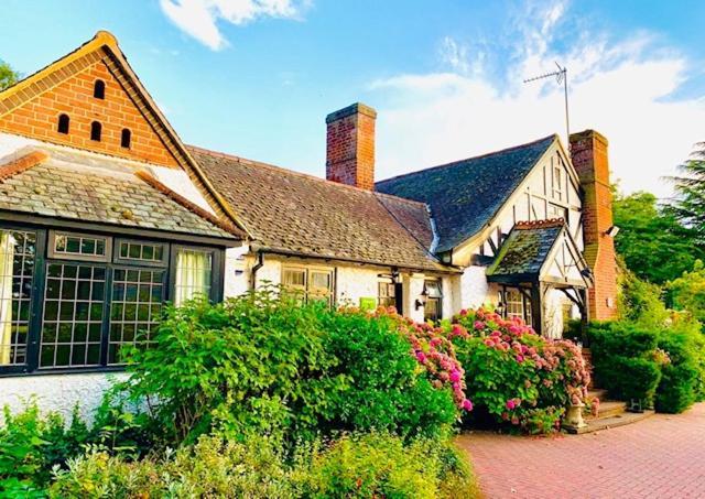 The Stanwick Hotel Exterior foto