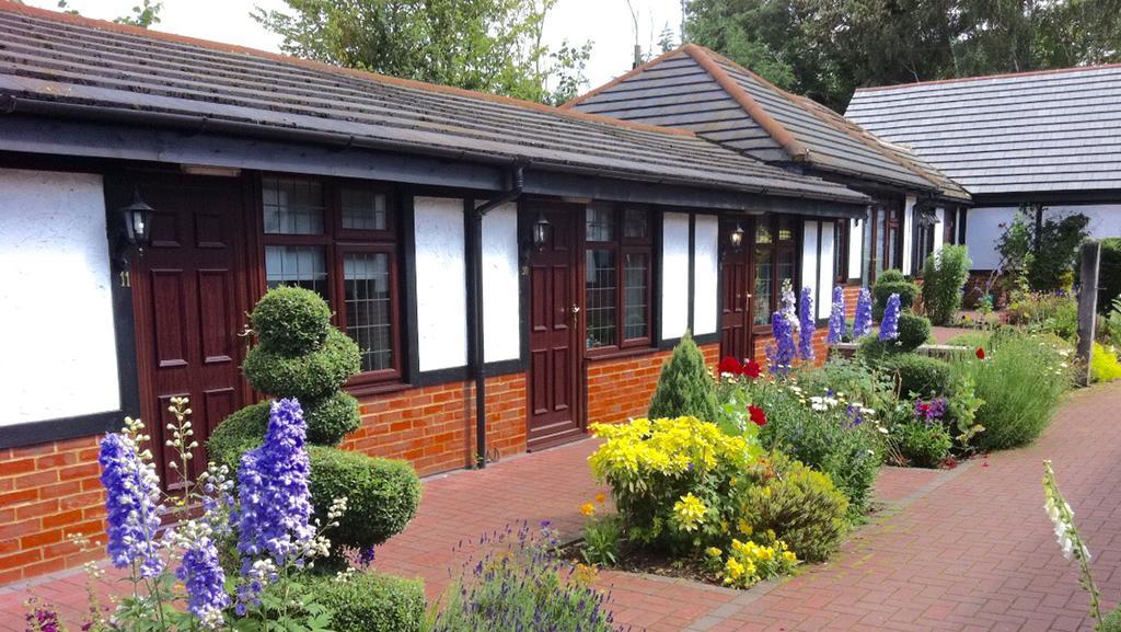 The Stanwick Hotel Exterior foto